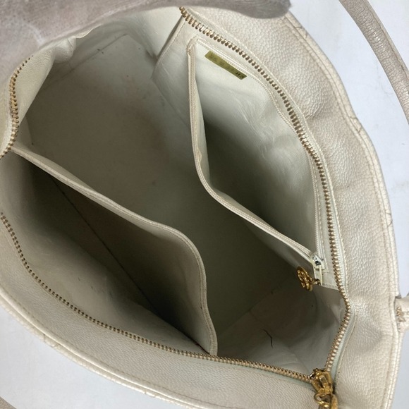 CHANEL White Caviar Leather Logo Shoulder Bag - Picture 13 of 16